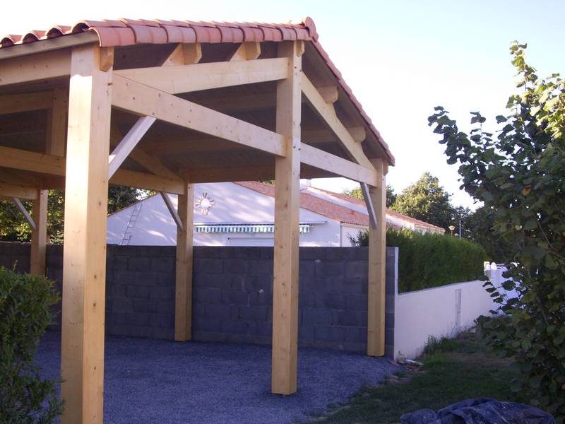 Préau ossature bois - Réalisation de l'entreprise Rousseau Dominique - Coëx